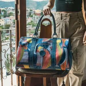 Inkkas NWOT Cyprus Weekender Duffle Bag Teal